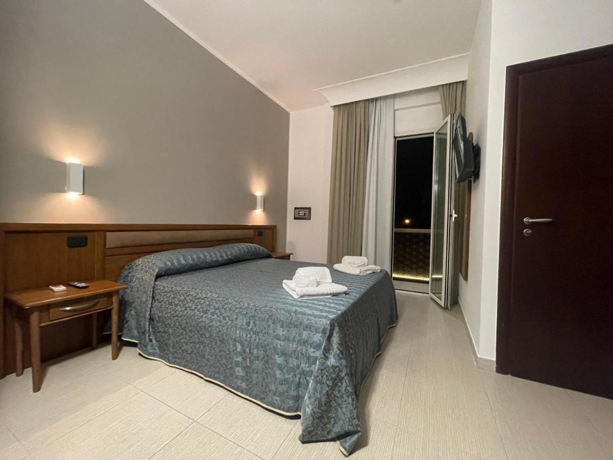 Hotel Posidonia 포르토 세자레오 외부 사진